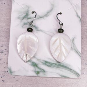 264. Shell Handmade White Leaf Earrings
